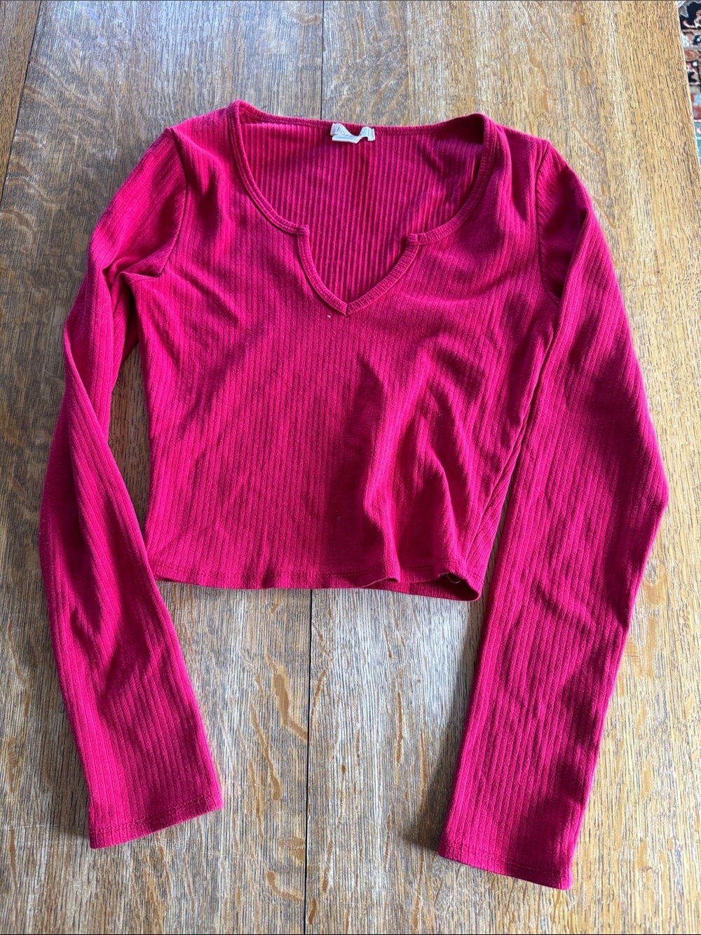 Bozzolo Ribbed V-Neck Cropped Top - Red